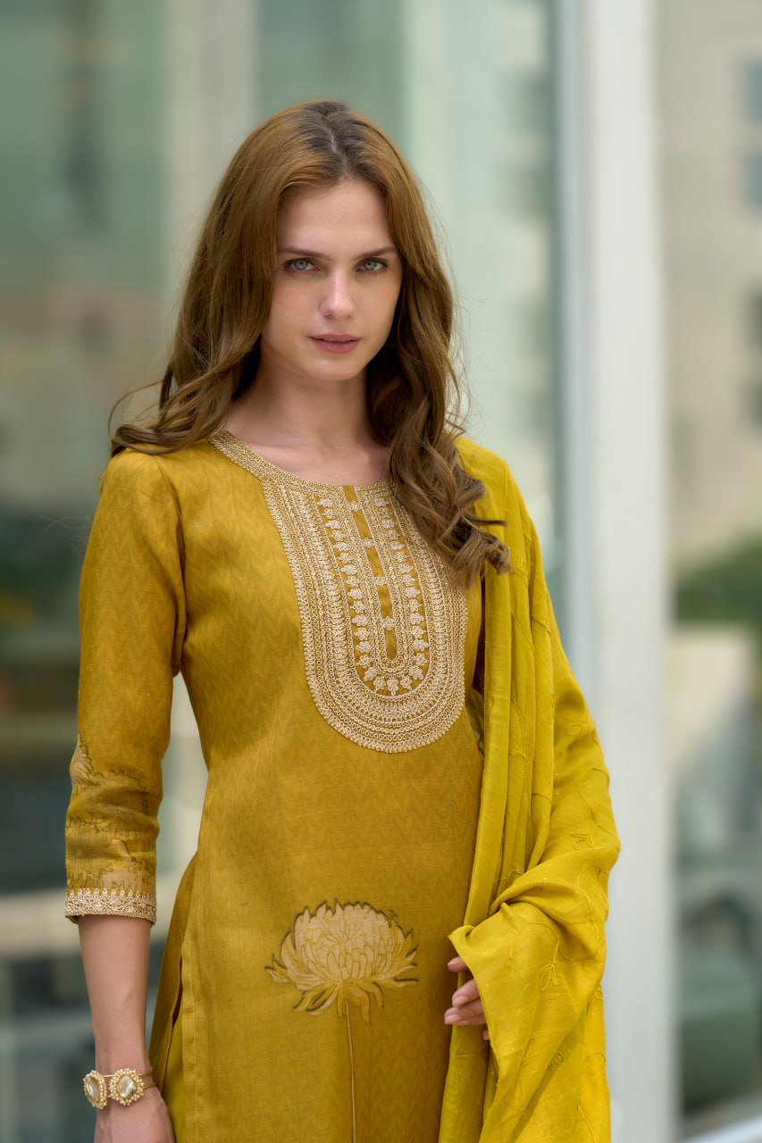 Elegant Straight Kurti Pant Dupatta Set | Garmex Export