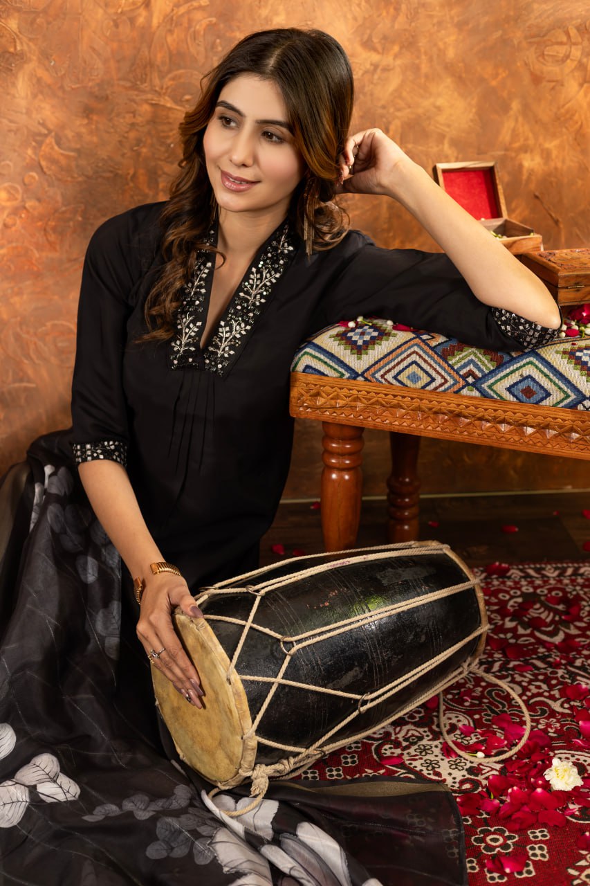 Elegant Embroidered Straight Kurti Pant Dupatta Set – GE04-06 | 7 Stunning Colors