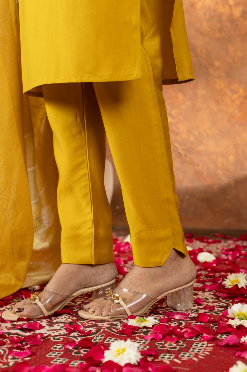 Elegant Embroidered Straight Kurti Pant Dupatta Set – GE04-06 | 7 Stunning Colors