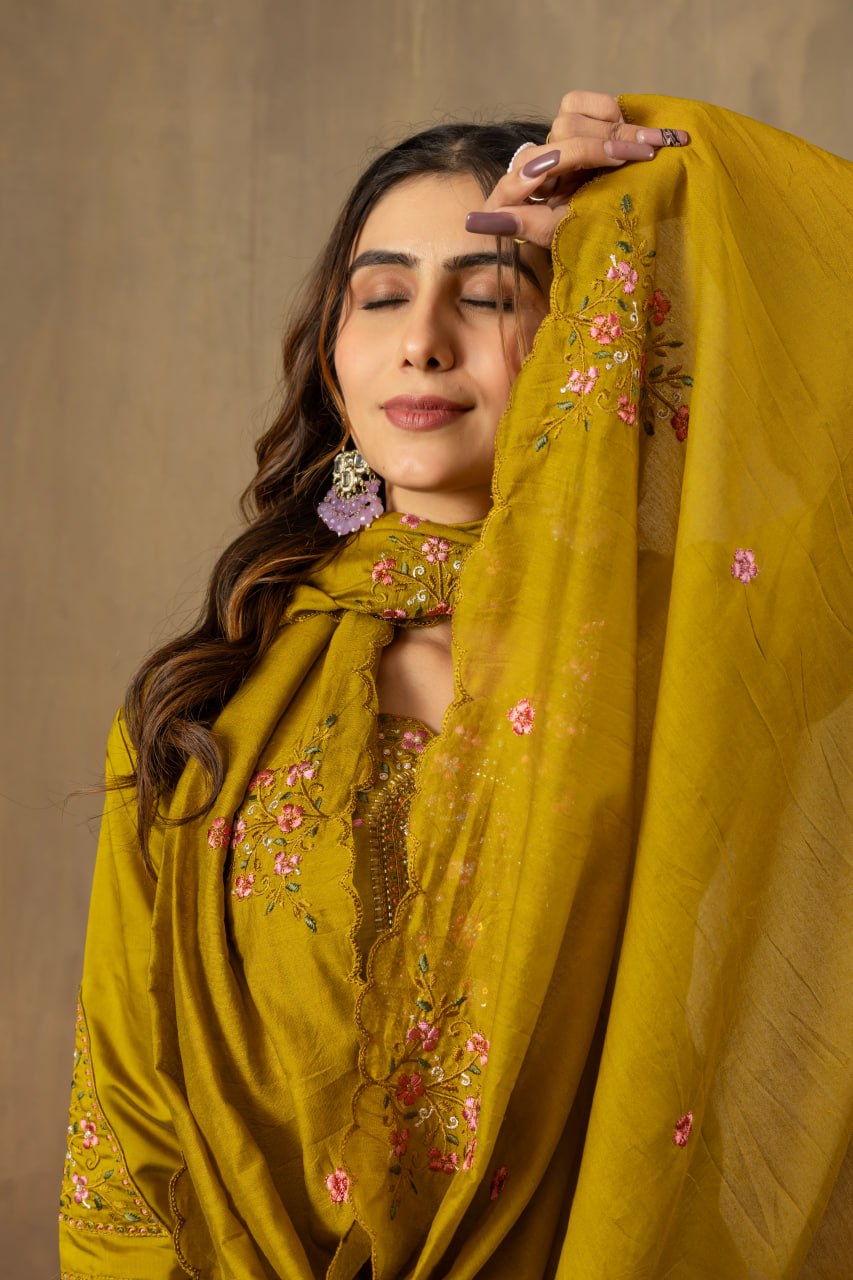 Elegant Embroidered Straight Kurti Pant Dupatta Set – GE04-05 | 4 Rich Colors