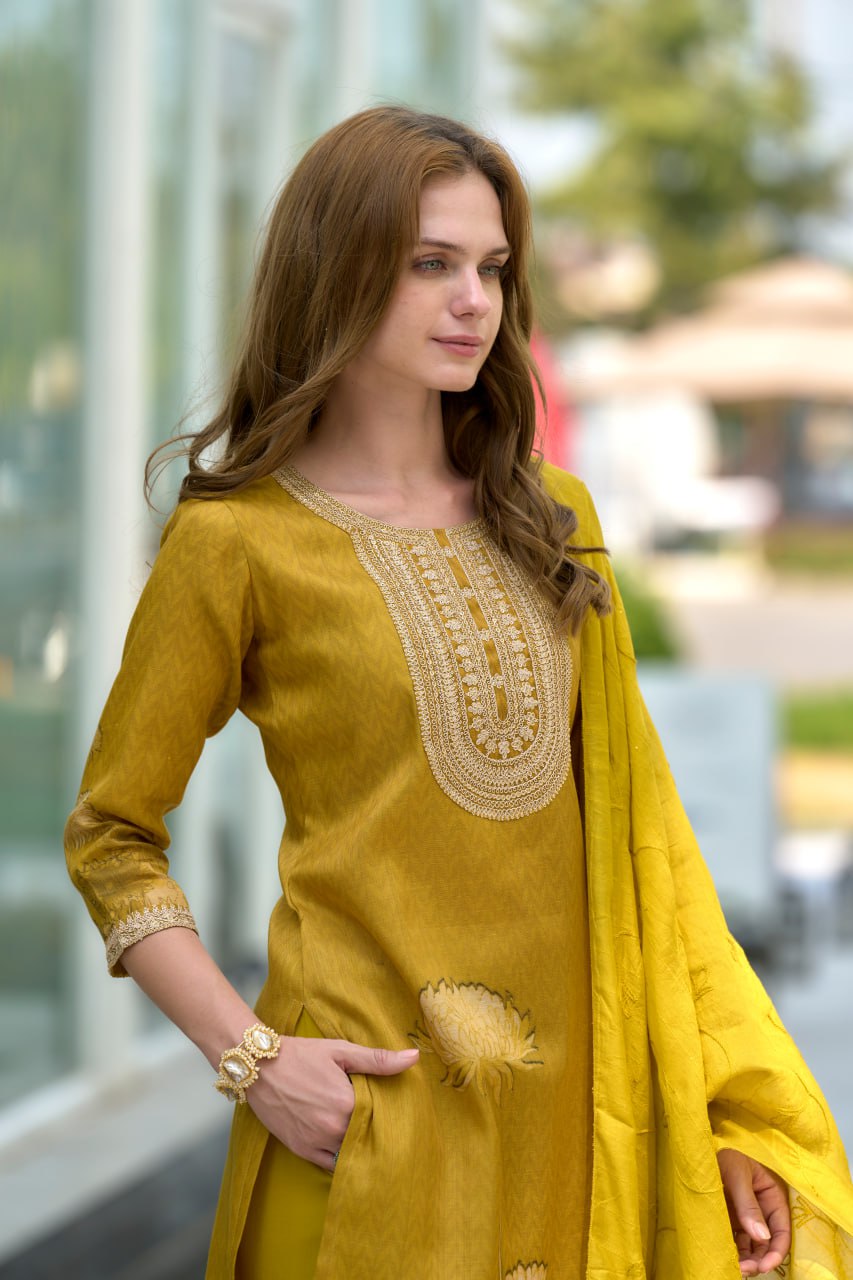 Elegant Straight Kurti Pant Dupatta Set | Garmex Export